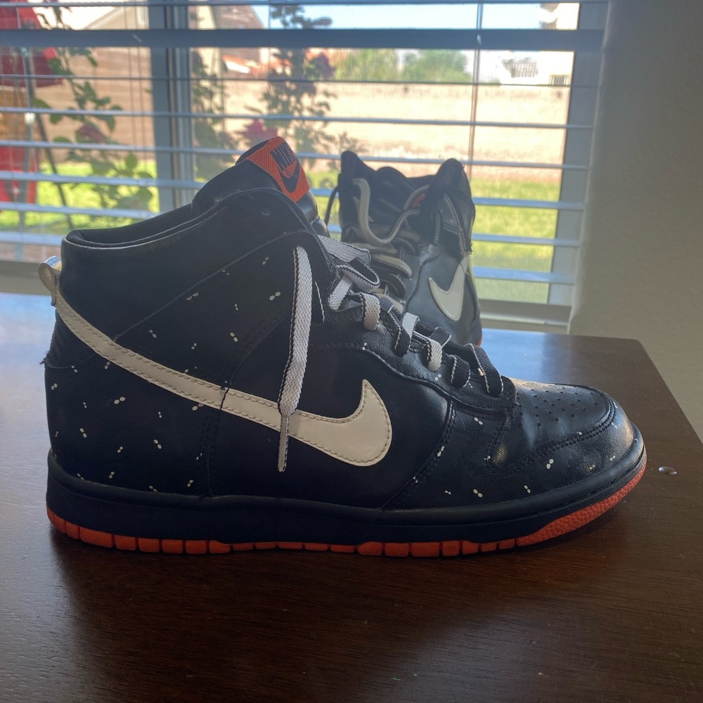 Nike dunks glow in the dark 2008